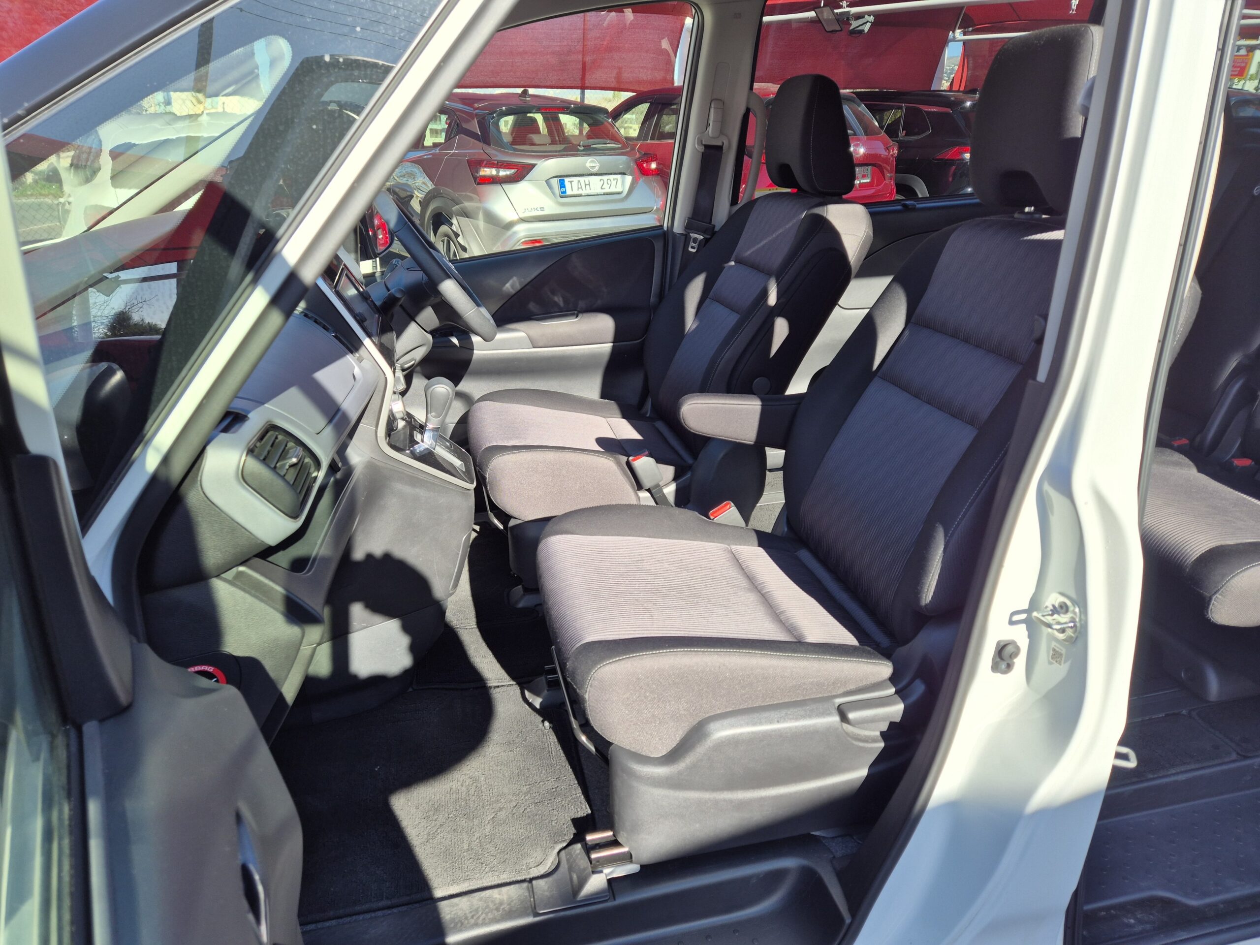 NISSAN SERENA Highway Star