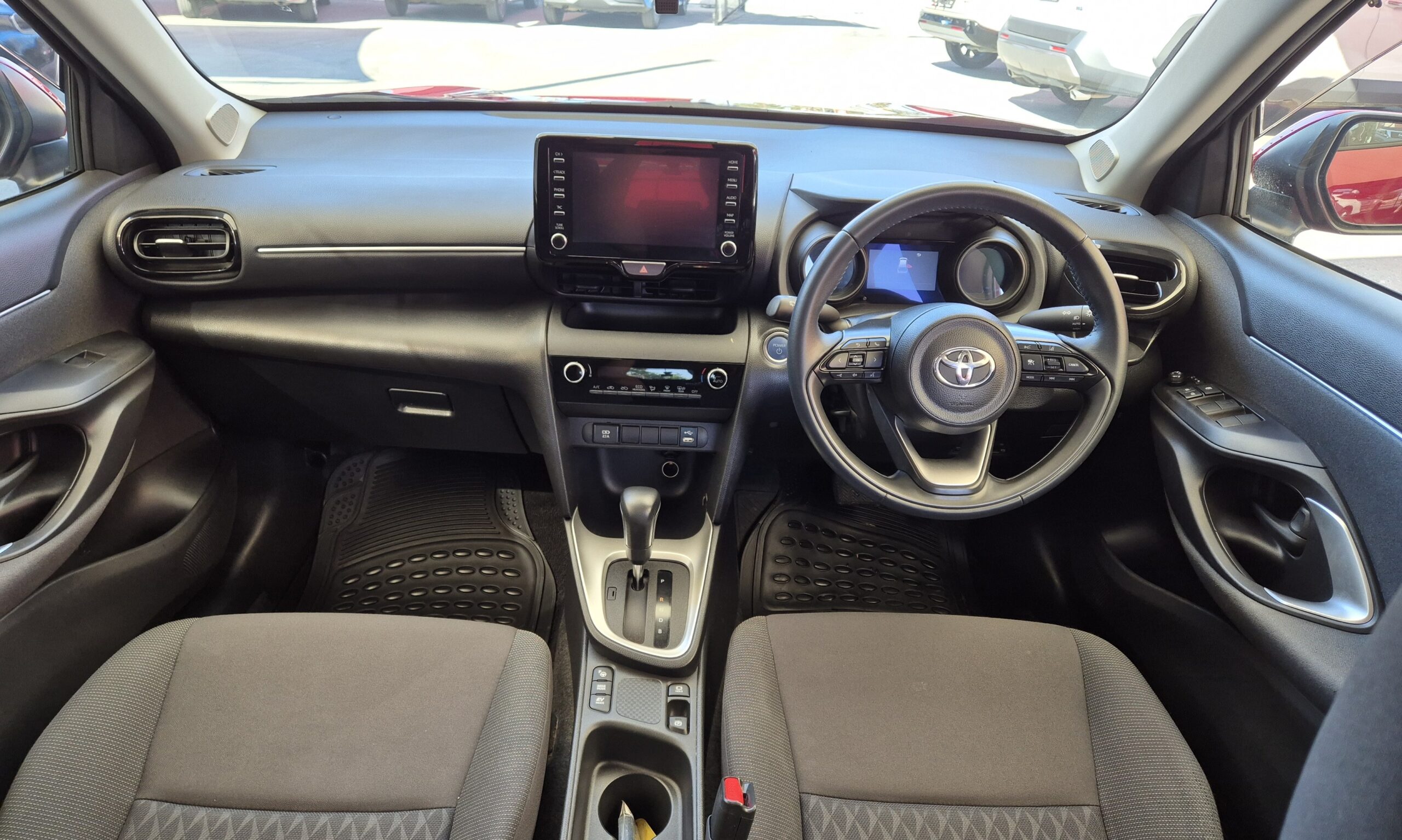 TOYOTA YARIS CROSS