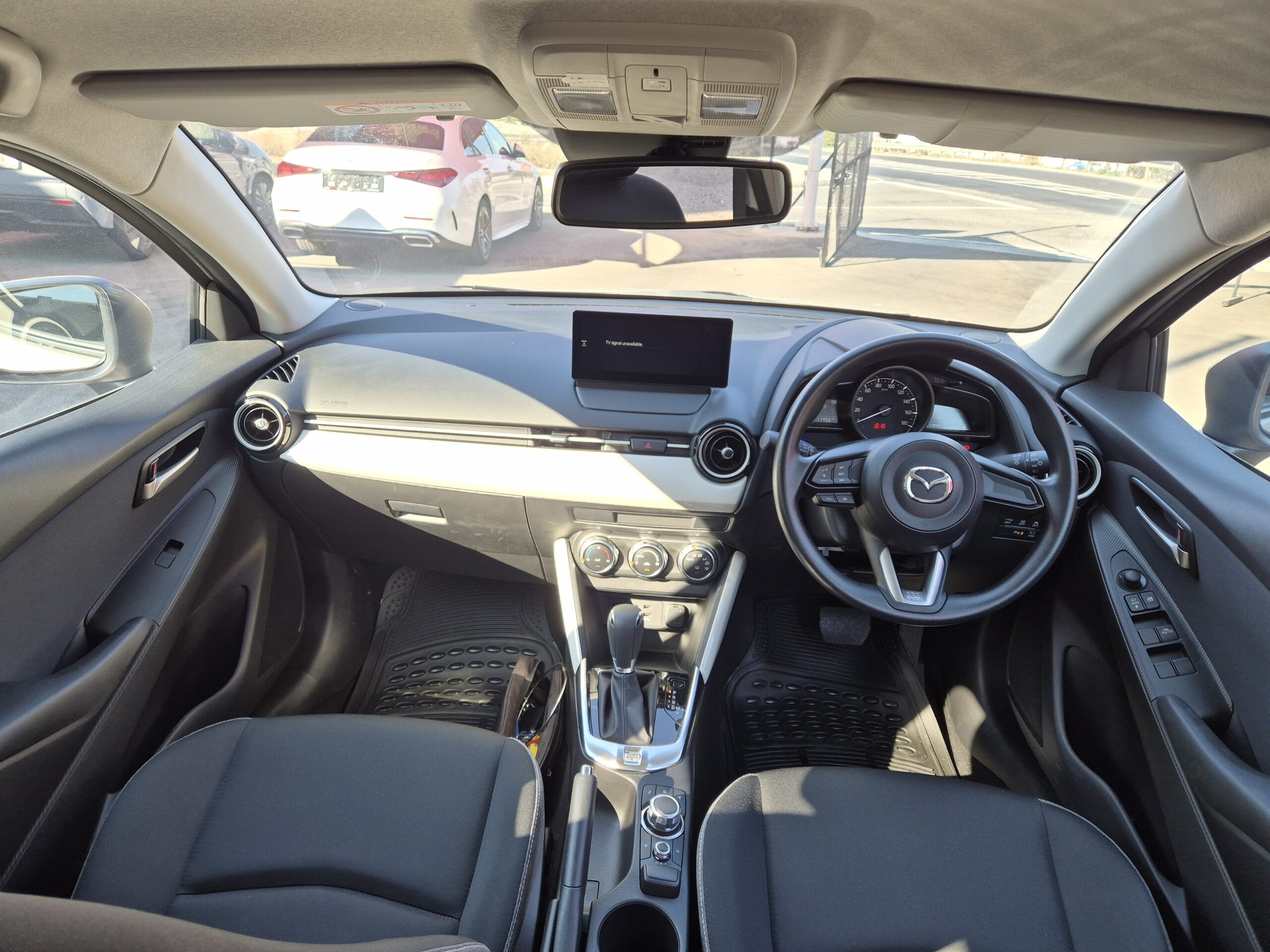 MAZDA 2