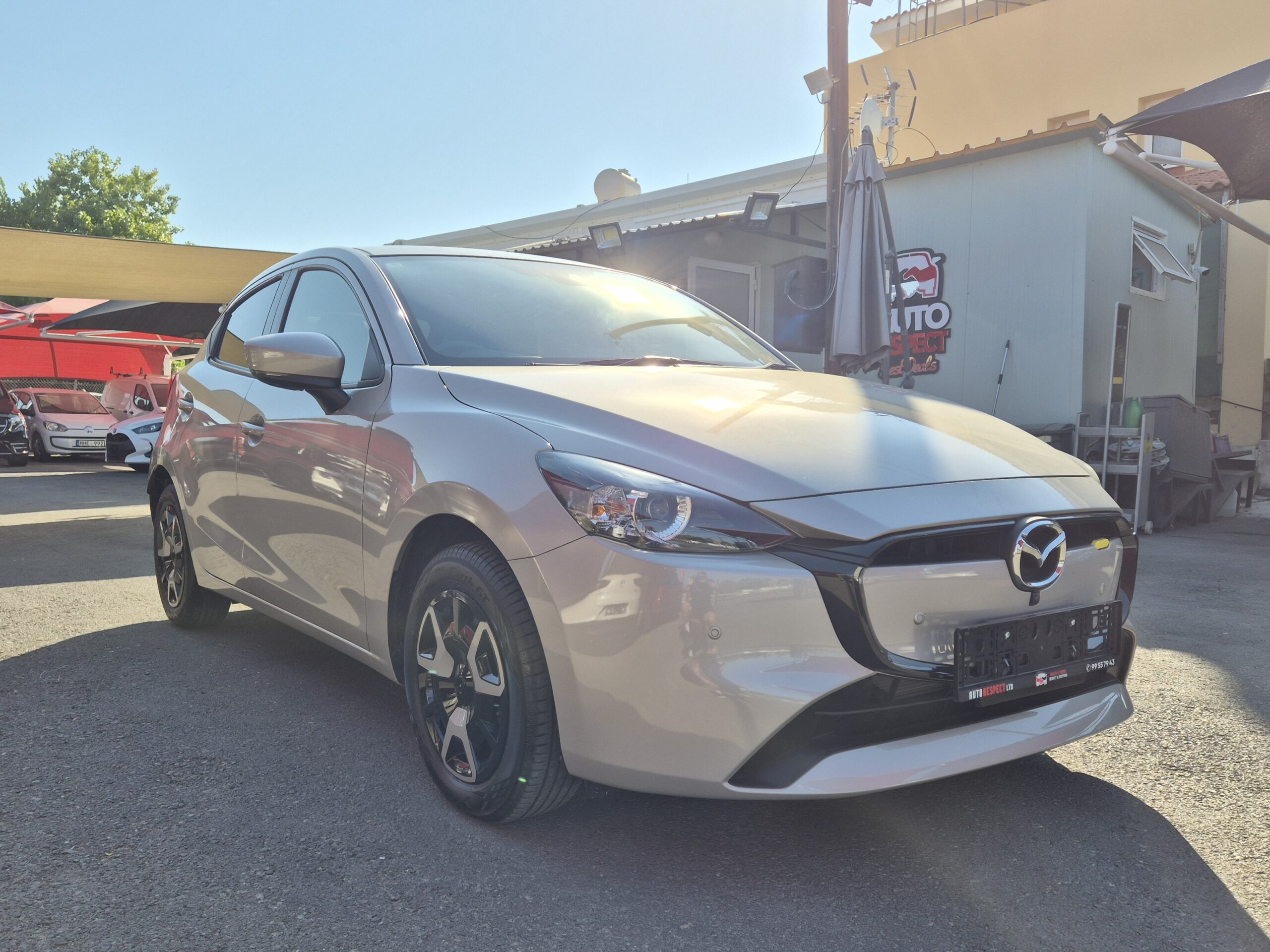 MAZDA 2