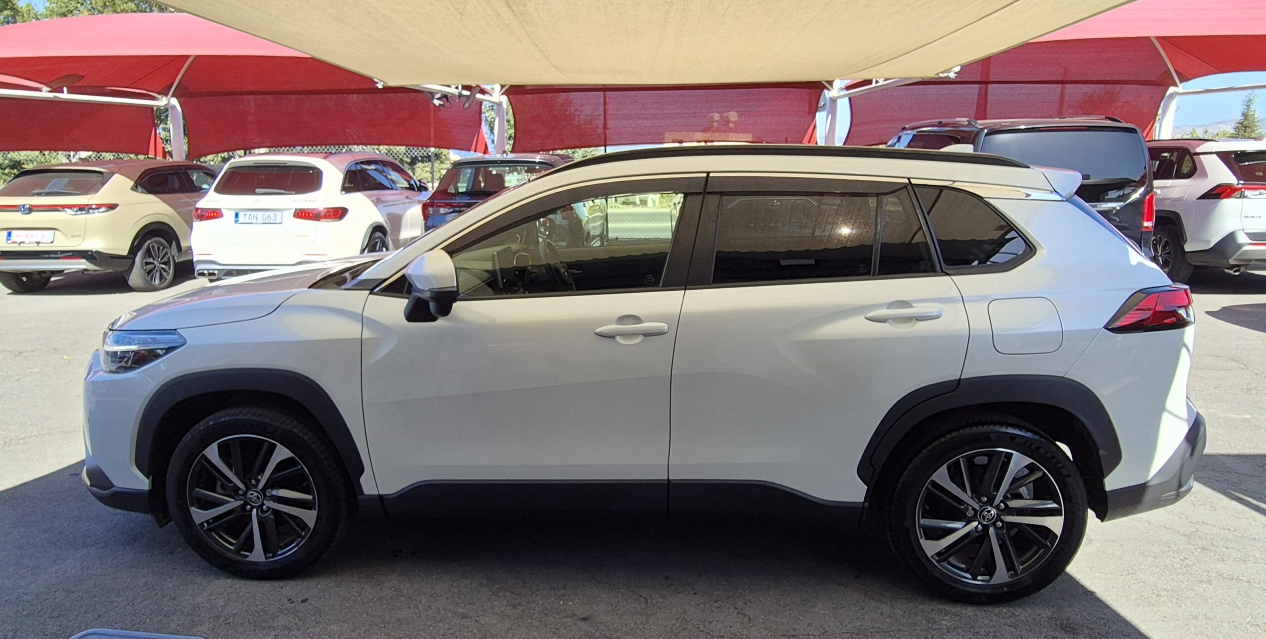 TOYOTA COROLLA CROSS