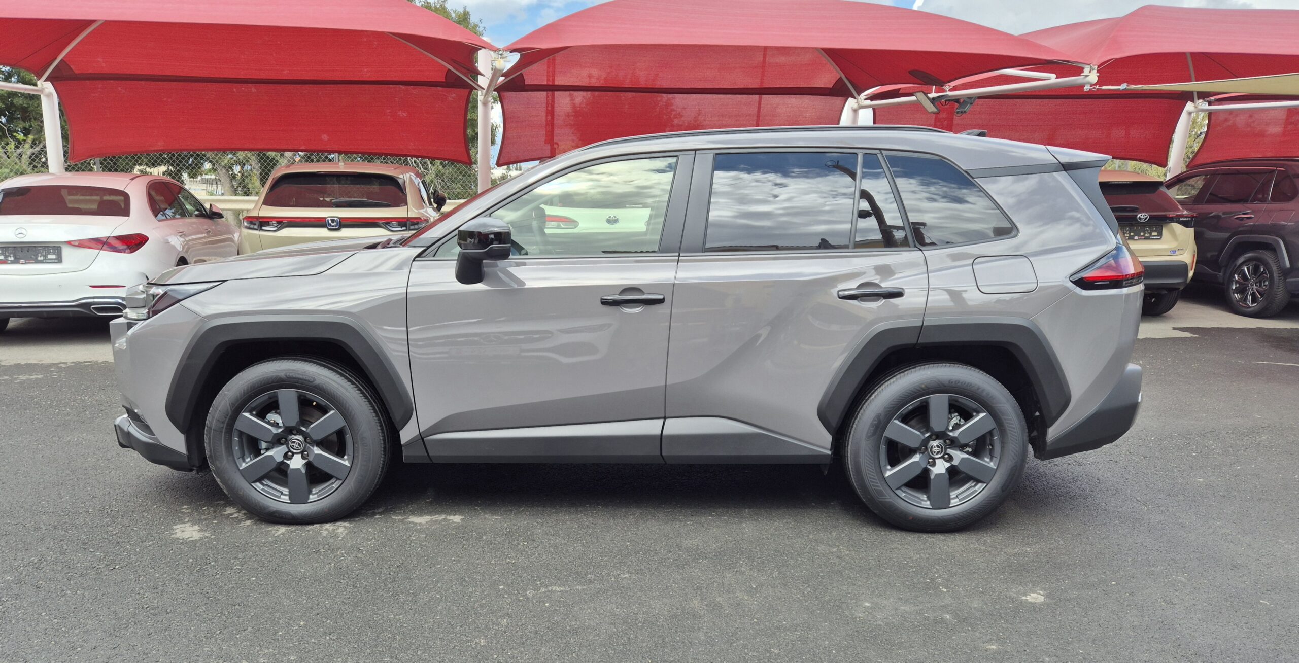 TOYOTA RAV4 e-HEV ADVENTURE