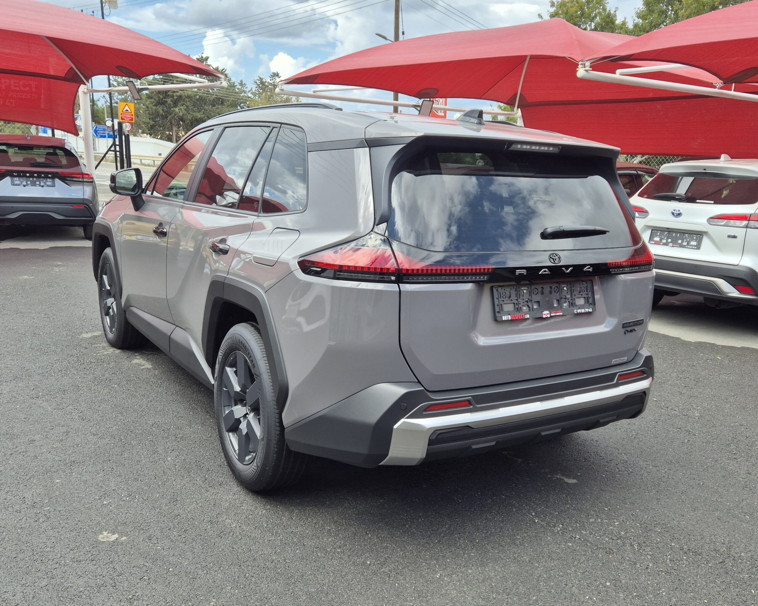 TOYOTA RAV4 e-HEV ADVENTURE