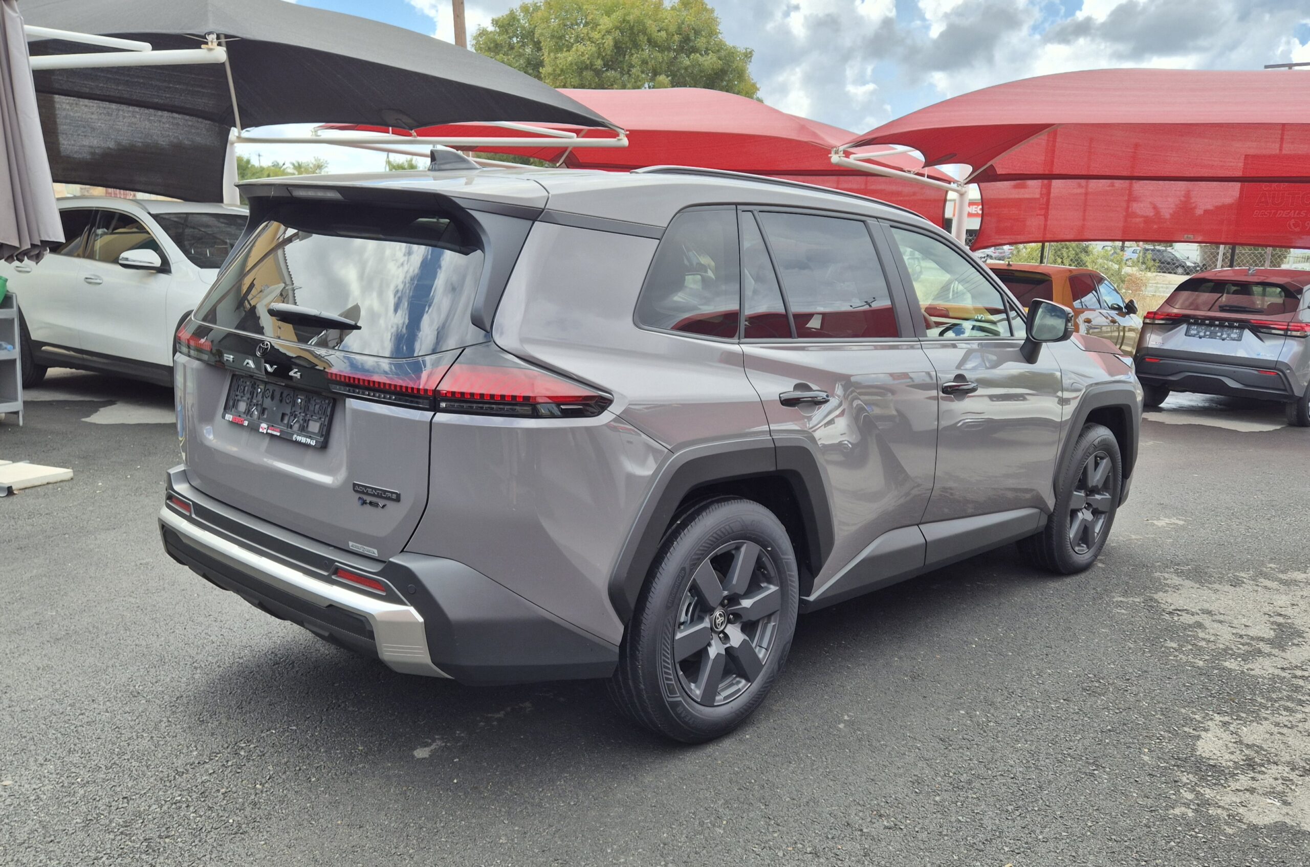 TOYOTA RAV4 e-HEV ADVENTURE